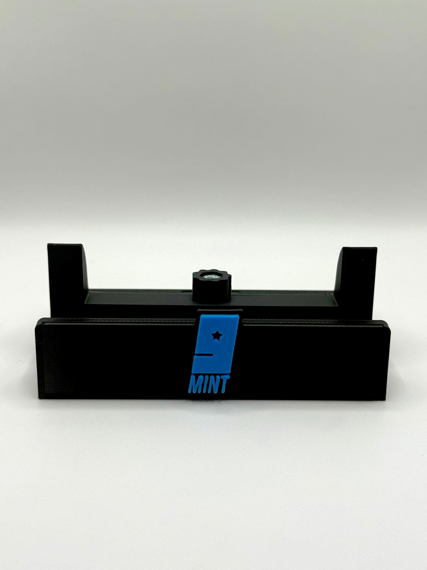 Mint 9 Adjustable Stands