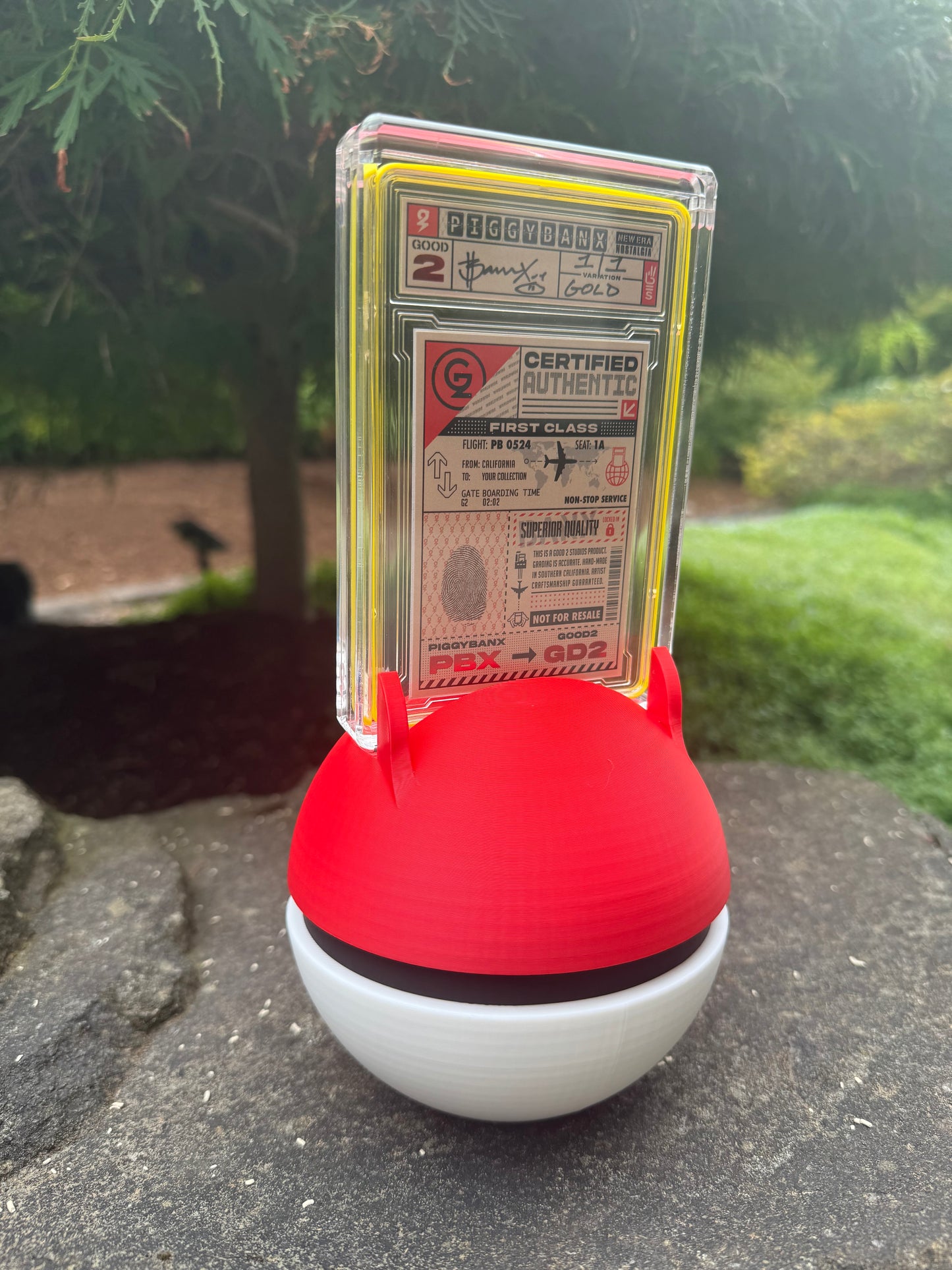 Pokeball Piggybanx Stand